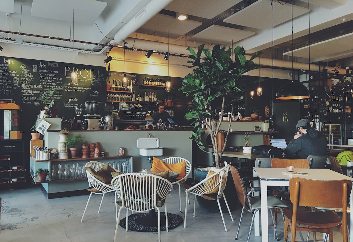 Aura Haute Boutique & Cafe